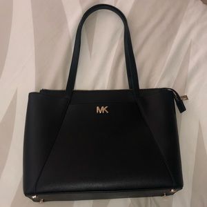 Michael Kors Maddie Medium Leather Tote